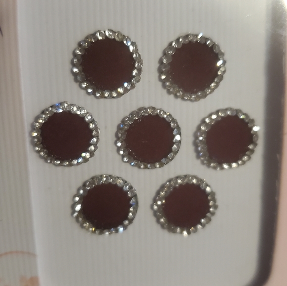 5 /$20 Indian Bindi - Picture 4 of 8